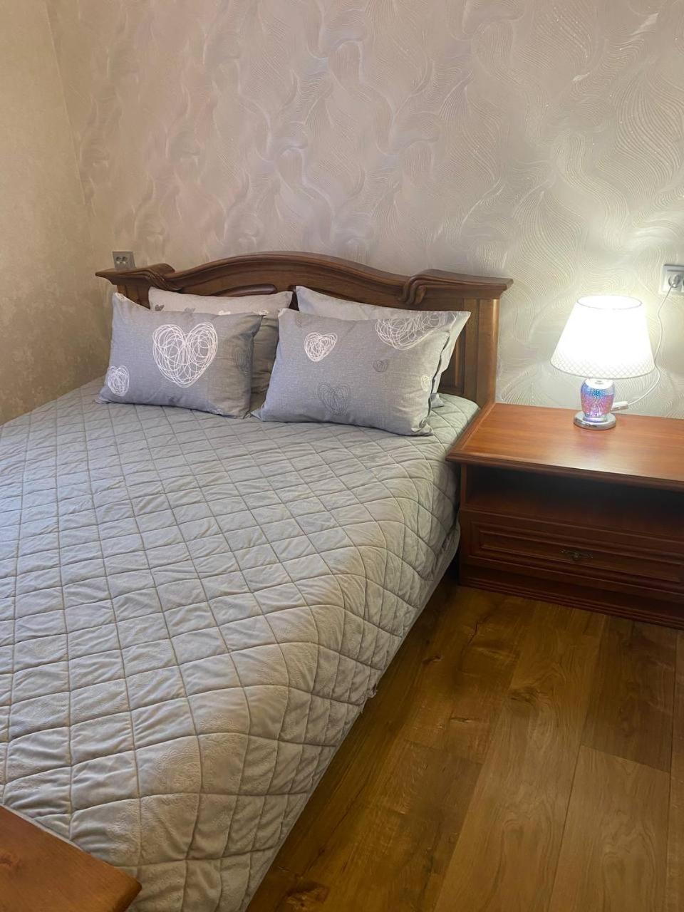 Апартаменти На Вулиці Антоновича Lviv Exteriör bild
