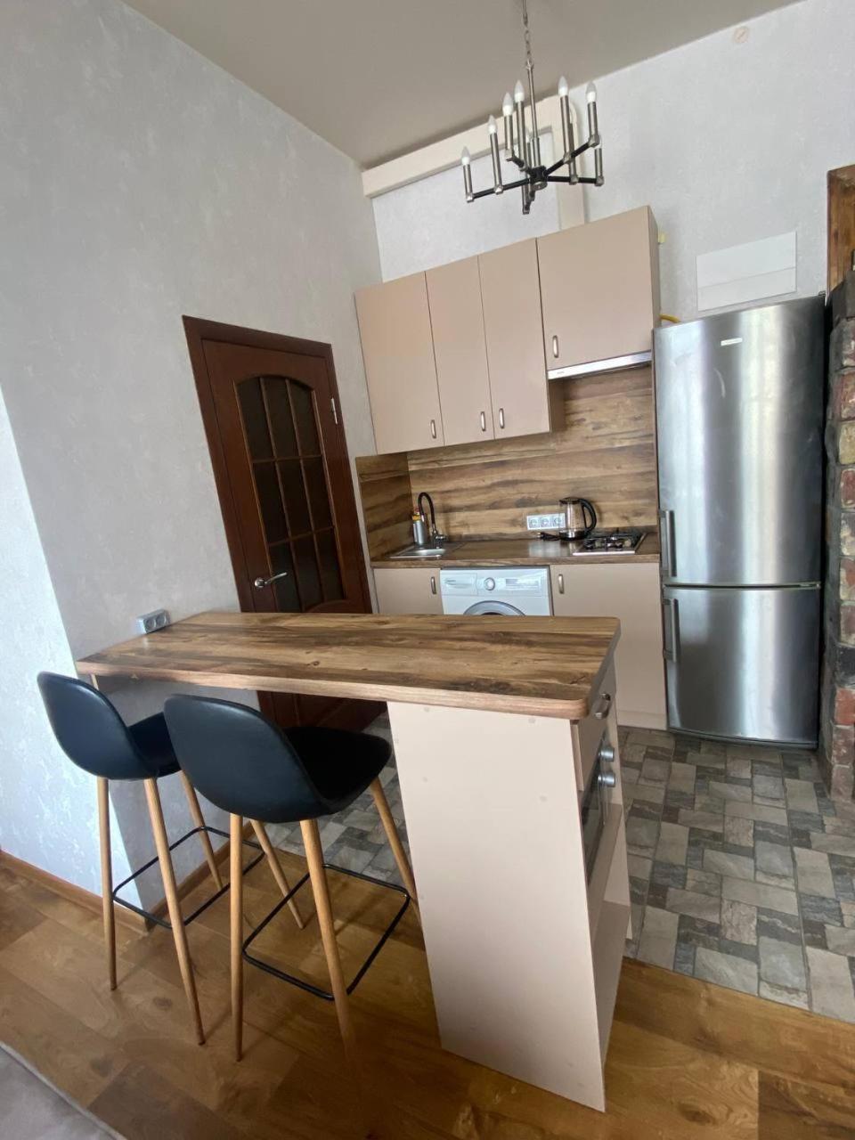 Апартаменти На Вулиці Антоновича Lviv Exteriör bild
